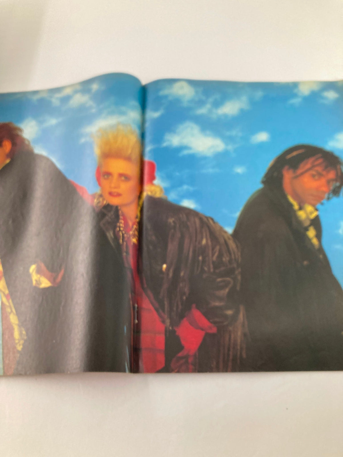 Vintage Lookin Magazine September 21 1985 #39 The Thompson Twins No Label