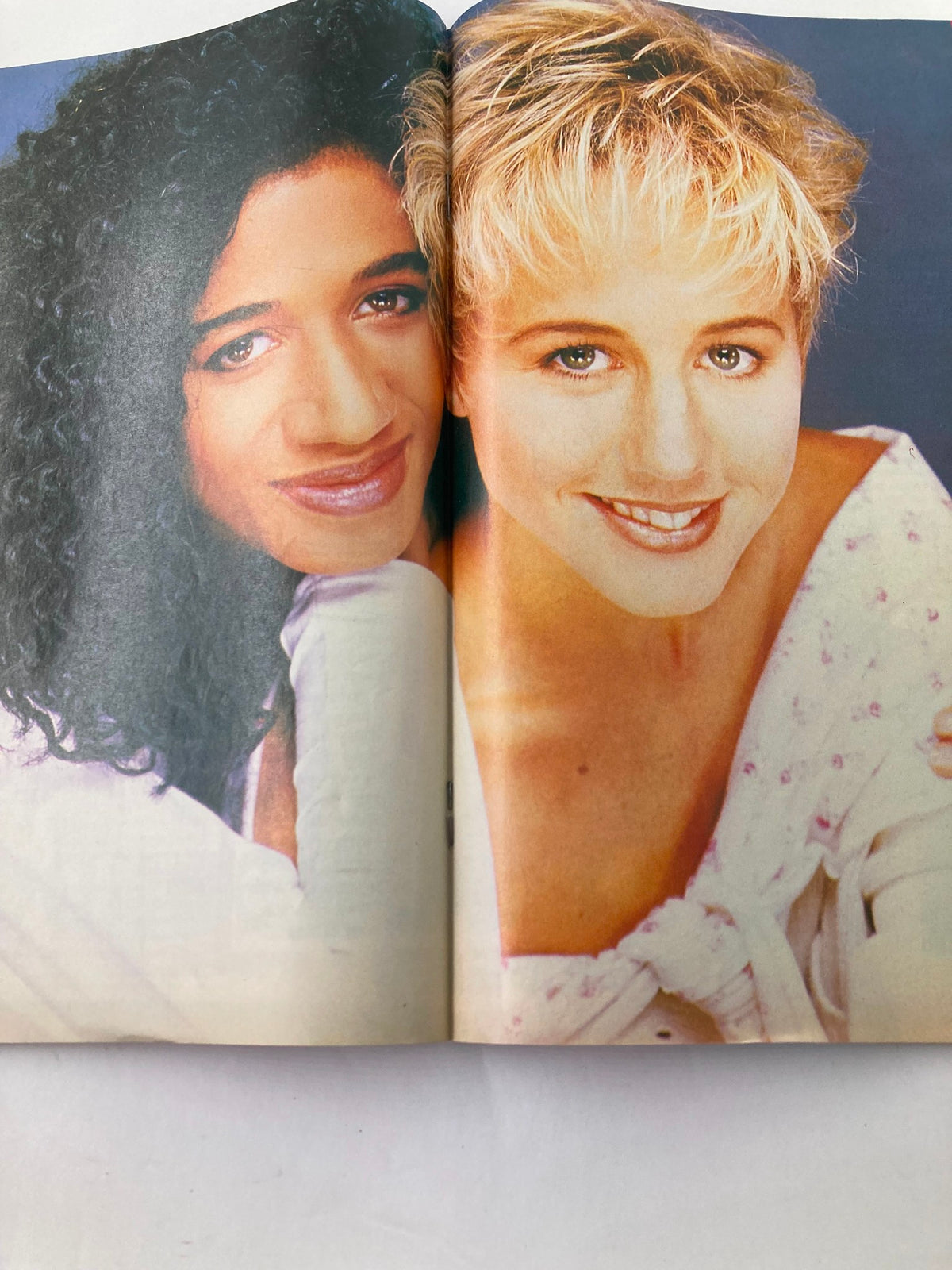VTG Lookin Magazine 1988 #27 featuring Pepsi & Shirlie, a close-up portrait of the iconic pop duo with styled hair and soft expressions.