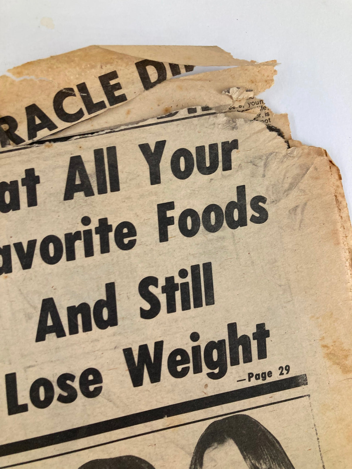 Close-up of a headline from the Midnight Globe Tabloid October 4 1977 Vol 24 #16, discussing diet tips for losing weight.