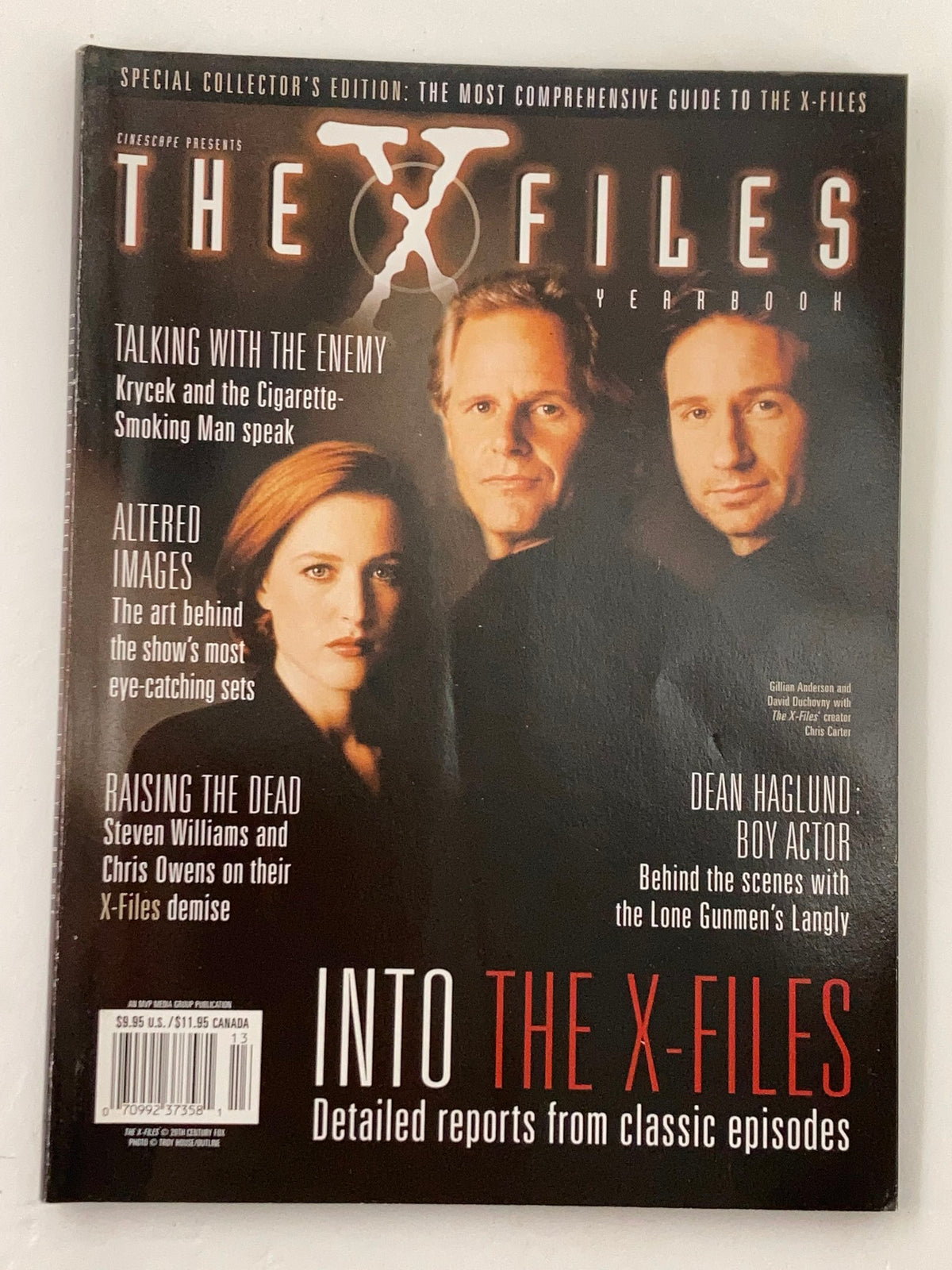 Cinescape Presents The X-Files Yearbook 2000 cover featuring Gillian Anderson, David Duchovny, and additional cast members, showcasing detailed reports from classic episodes and behind-the-scenes insights.
