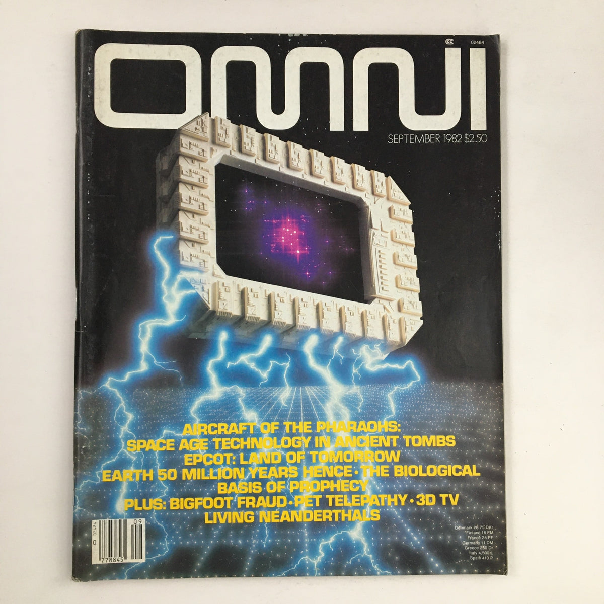 Omni Magazine September 1982 cover featuring articles on Aircraft of the Pharaohs, Space Age technology in ancient tombs, and Bigfoot fraud, illustrated with a futuristic design.
