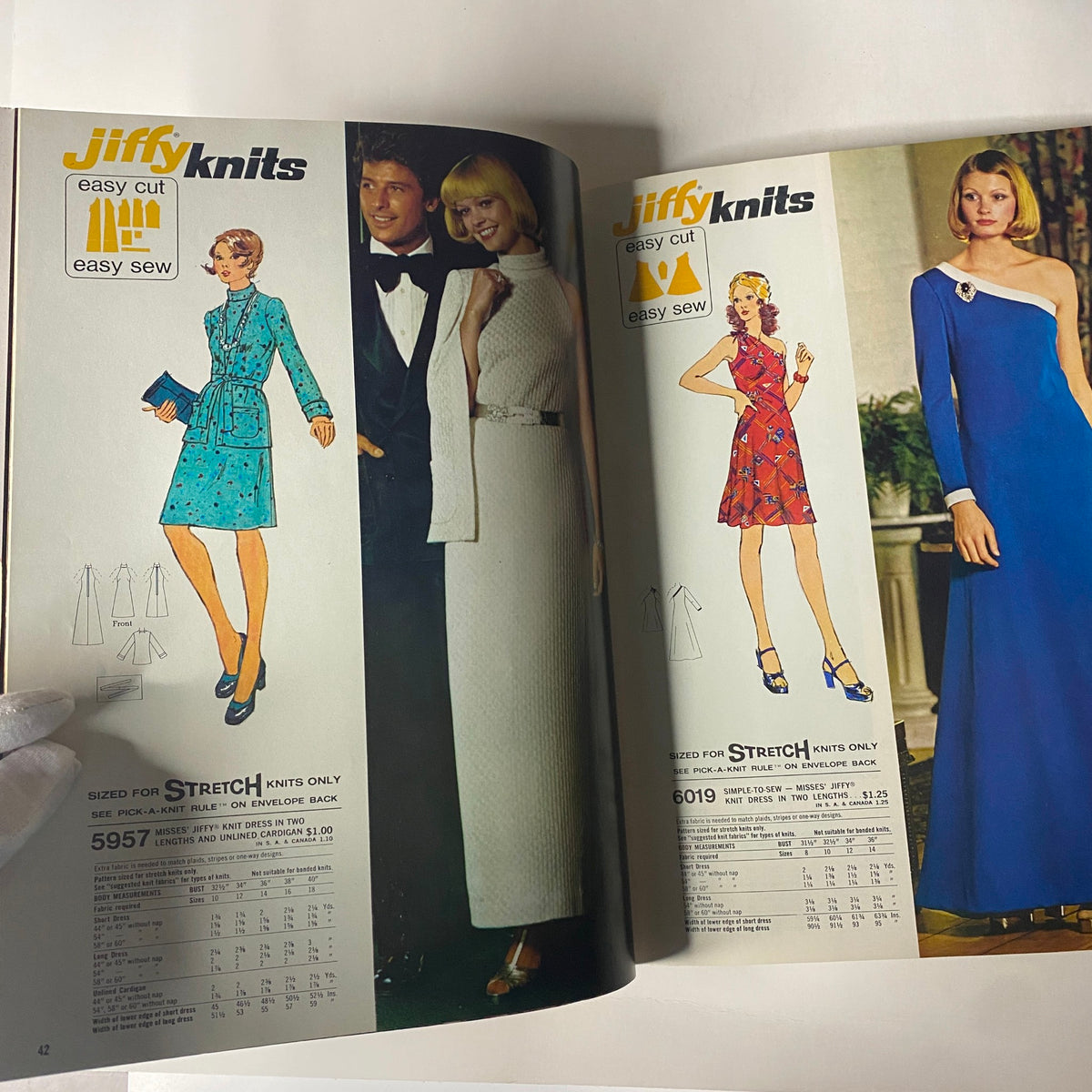1973 Simplicity Holiday Gift Catalog featuring models in stylish outfits with Jiffy Knits patterns, showcasing dresses for easy sewing and festive occasions.