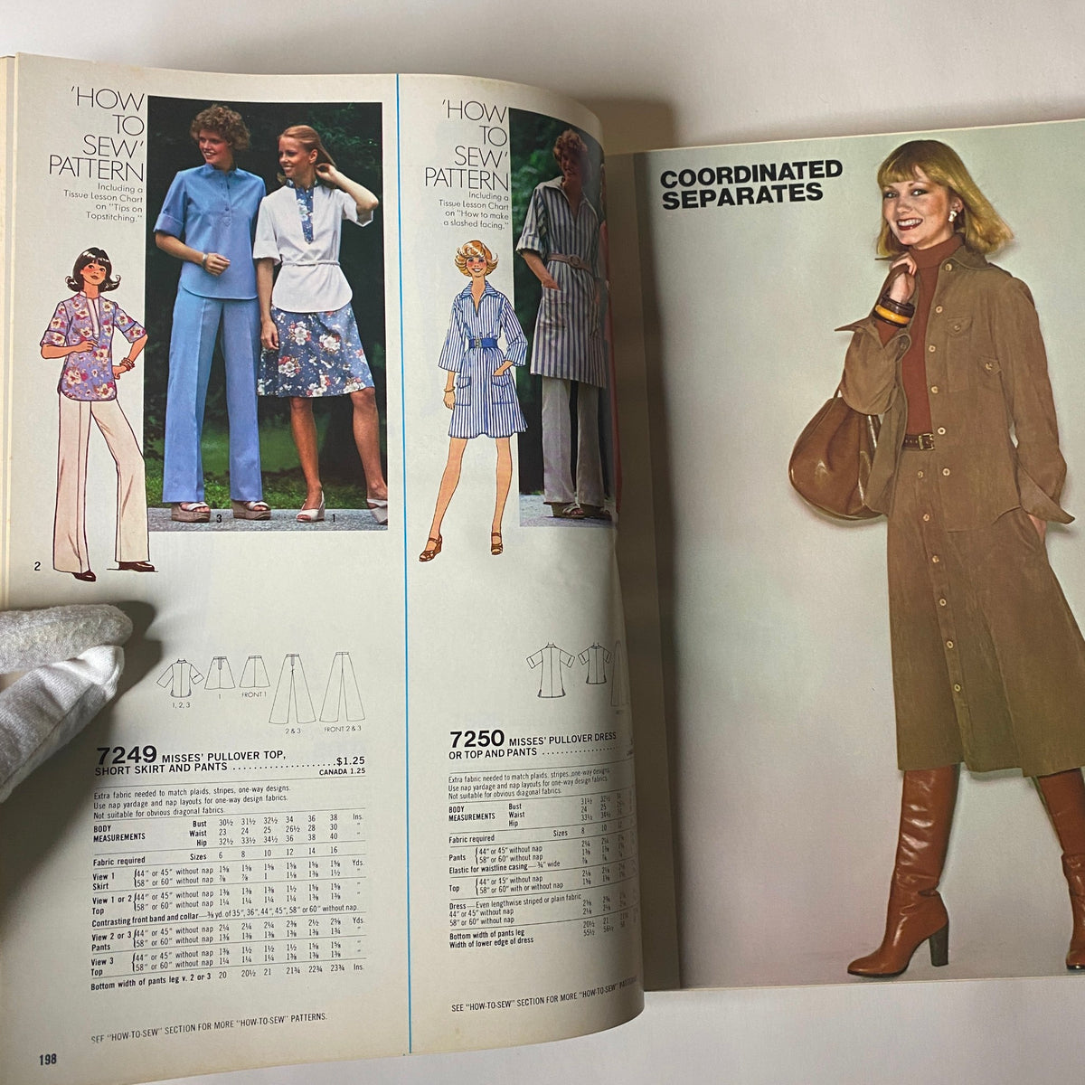 Another section of the 1977 March Simplicity Sewing Pattern Catalog featuring a ‘How to Sew’ guide with examples of coordinated separates and instructional patterns.