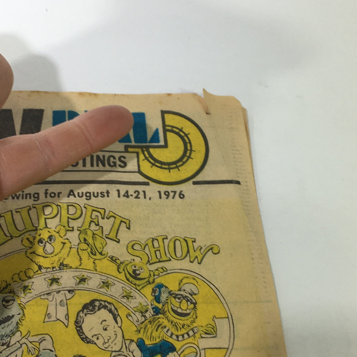 Close-up of the VTG TV Dial Complete Cable Listings August 14-21 1976 cover, showcasing the title and prominent characters from the Muppets Show in vibrant colors.