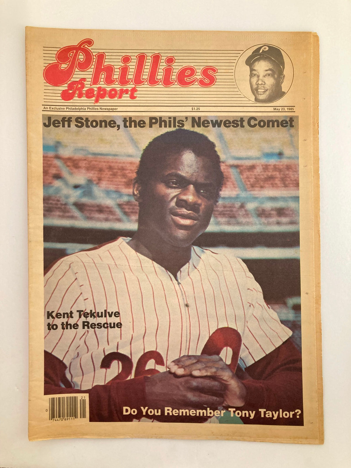Philadelphia Phillies Report Newspaper May 23 1985 cover featuring Jeff Stone, the Phillies' newest comet, in a baseball uniform, showcasing his portrait in a baseball stadium setting.