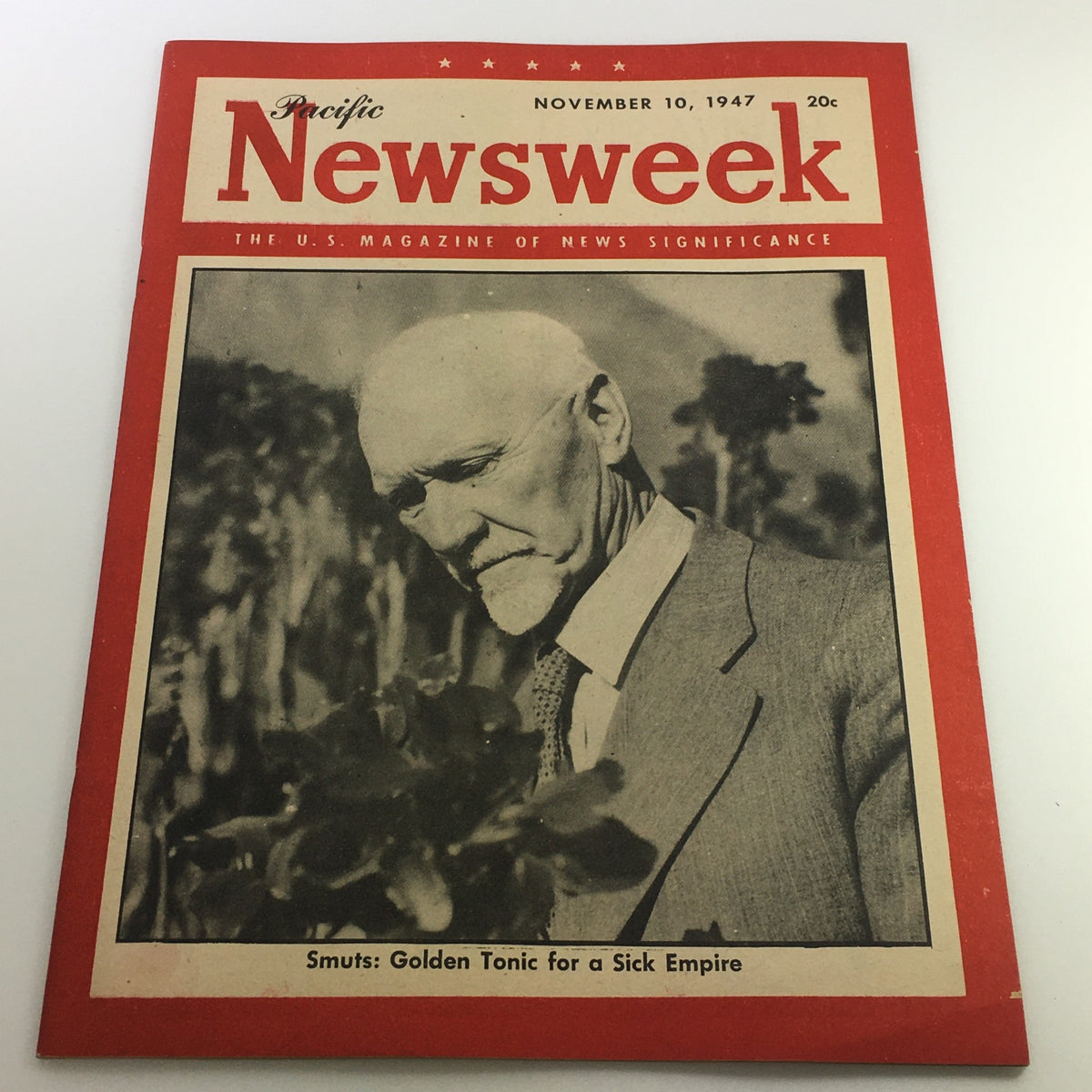 Cover image of the VTG Newsweek Magazine from November 10, 1947, featuring Jan Christian Smuts with the headline 'Smuts: Golden Tonic for a Sick Empire'.