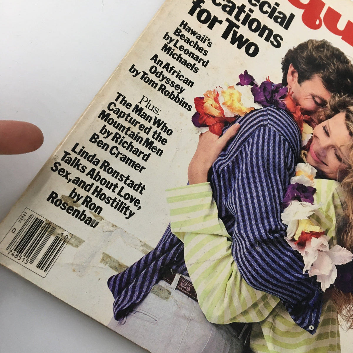 Close-up of the cover of VTG Esquire Magazine October 1985, highlighting the article 'The Man Who Captured the Mountain Men' and additional features like 'Linda Ronstadt Talks About Love, Sex, and Hostility'.