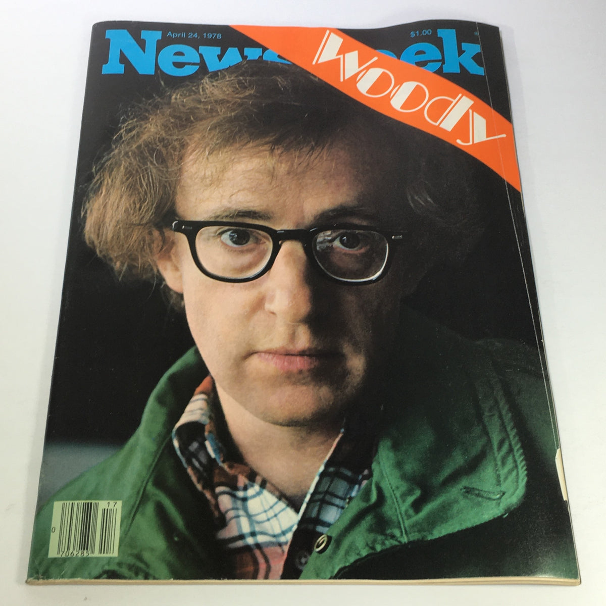 VTG Newsweek Magazine April 24 1978 featuring Woody Allen on the cover, showcasing his iconic image with glasses and unkempt hair, dressed in a green jacket, representing a significant moment in pop culture history.