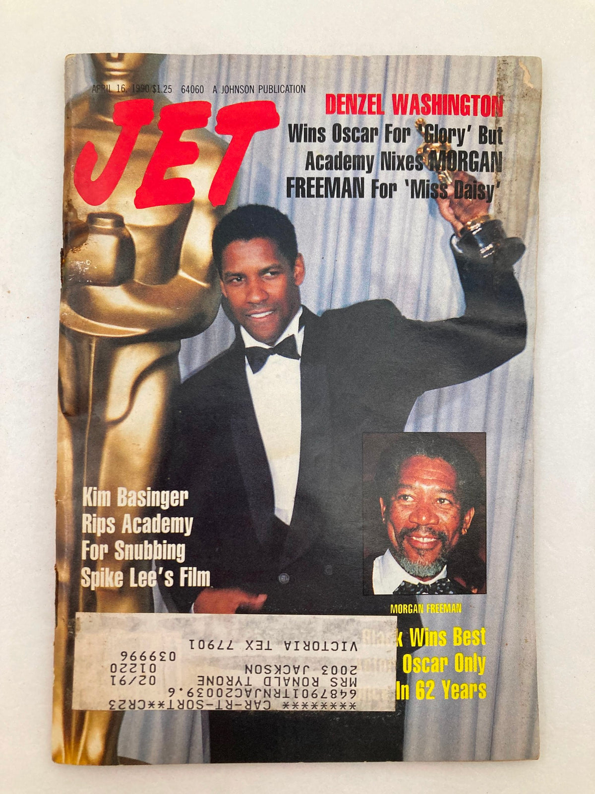 Cover of Jet Magazine April 16, 1990, Vol 78 #1 featuring Denzel Washington and Morgan Freeman. The cover highlights Denzel Washington winning an Oscar for 'Glory' and mentions the Academy's decision regarding Morgan Freeman for 'Miss Daisy'. Includes a statue and additional text.