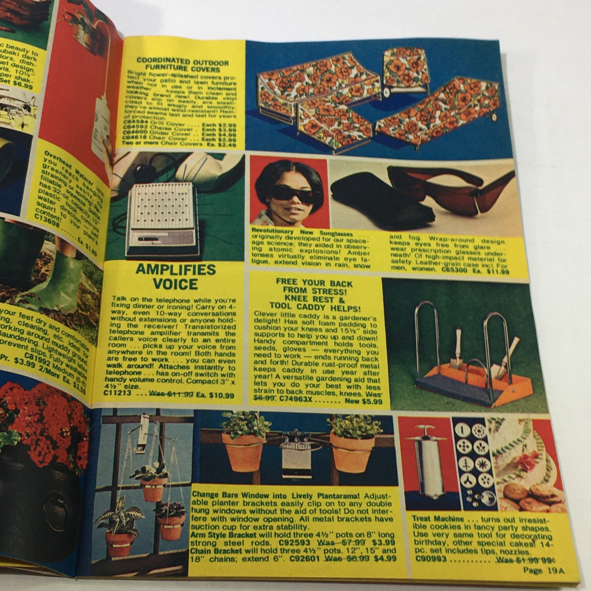 Interior page of the VTG Rare Aldens Foster House Price Guide Catalog 1977 showcasing a variety of home products and furnishings.