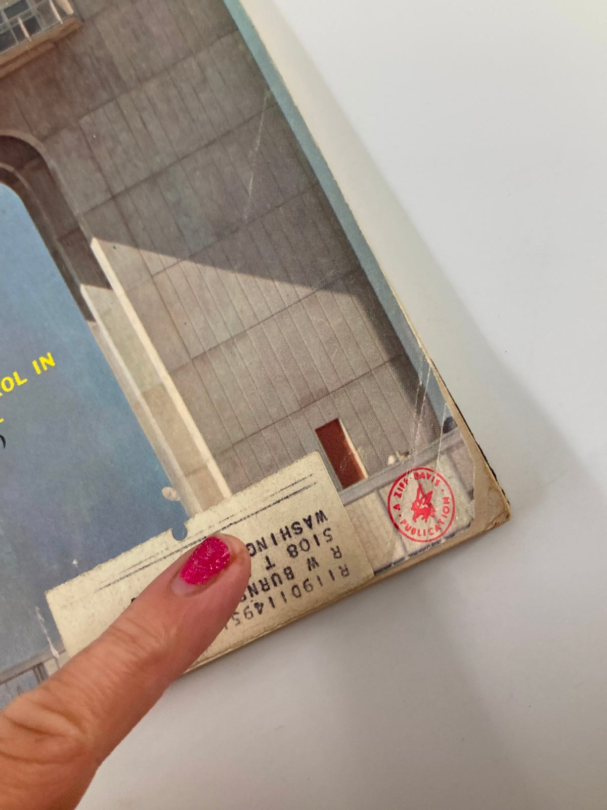 Side view of VTG Electronics World Magazine January 1960 displaying a label with publication information and details on room acoustics.