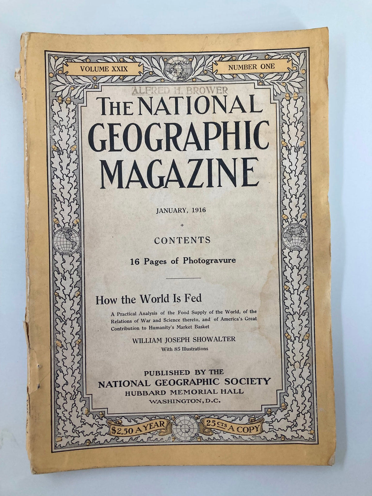 Cover of the National Geographic Magazine from January 1916 titled 'How The World is Fed', showcasing historical design and contents.