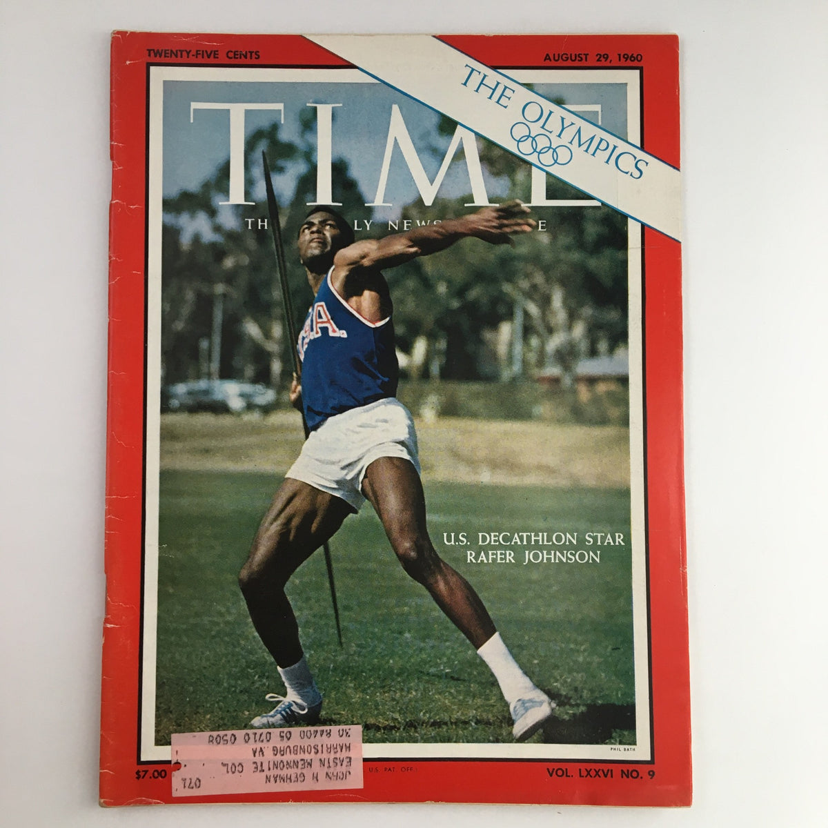 Time Magazine August 29 1960, Vol. 76 No. 9 featuring U.S. Decathlon Star Rafer Johnson on the cover, highlighting his Olympic achievements.