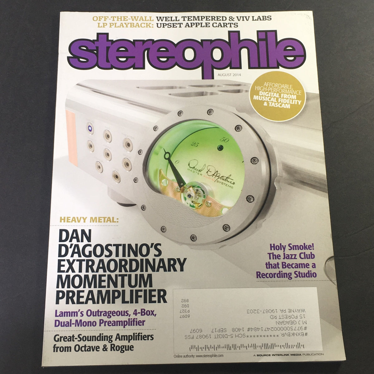 Cover of Stereophile Magazine August 2014 featuring Dan D'Agostino's extraordinary Momentum Preamp and Lamm's Dual-Mono Preamp, showcasing high-fidelity audio equipment.