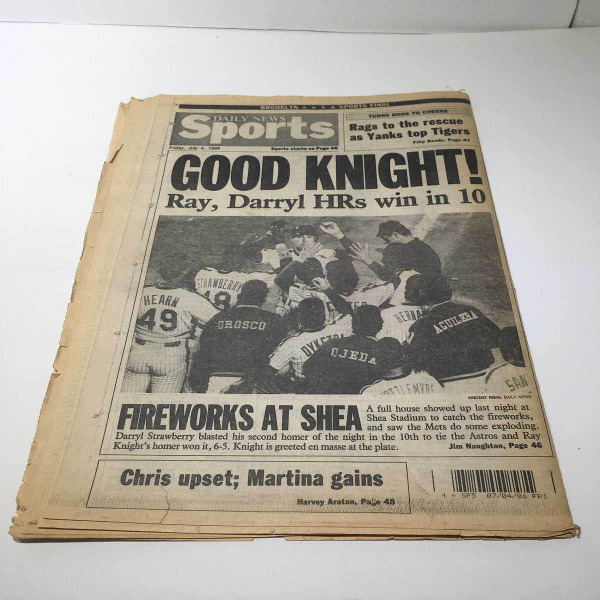 Sports section of the July 4, 1986 Ny Daily News, highlighting the Yankees' victory with the headline 'GOOD KNIGHT! Ray, Darryl HRs win in 10'.