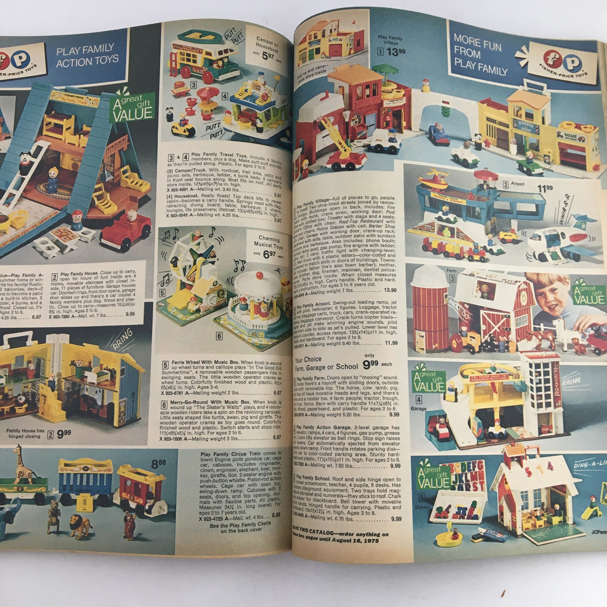1974 JCPenney Christmas Colorful Weebles Toys and Dresses Price Catalog featuring family action toys and playsets.