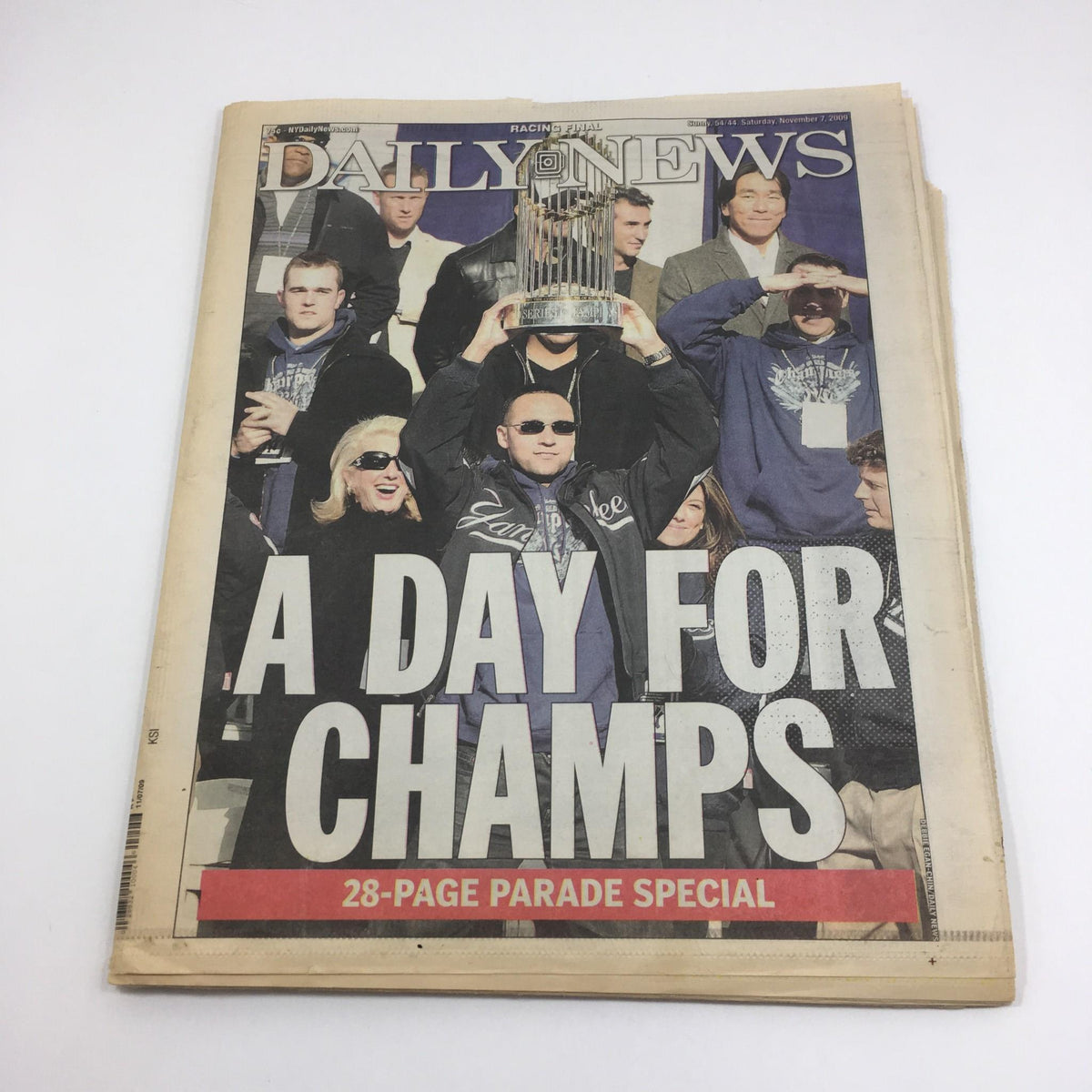 New York Daily News: Nov 7 2009 cover featuring the headline 'A Day For Champs' celebrating the Yankees championship parade.