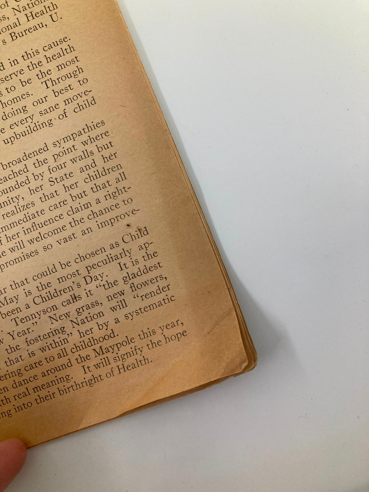 Detailed shot of the page margin from VTG The Farmer's Wife Magazine May 1925, showcasing vintage paper and print quality.
