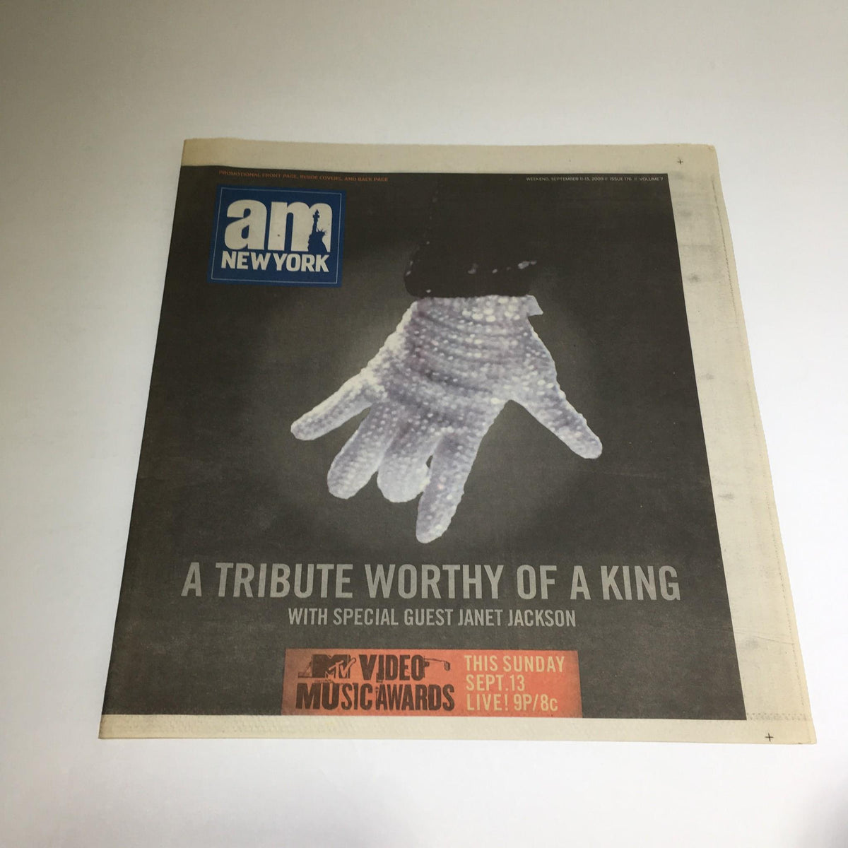 Cover page of 'Am New York: September 11-13 2009, A Tribute Worthy of a King' featuring a gloved hand and text promoting special guest Janet Jackson.