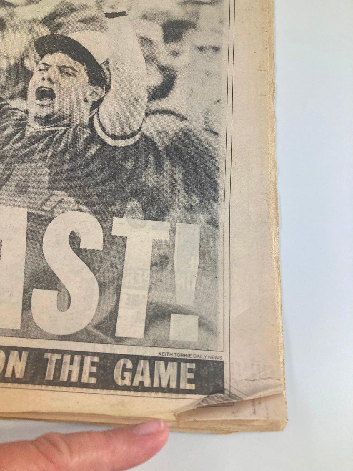 Close-up of the VTG Daily News Newspaper dated January 26, 1987, highlighting the bottom edge that reads 'INSIDE: 28 PAGES ON THE GAME,' featuring Coach Bill Parcells at Super Bowl XXI.