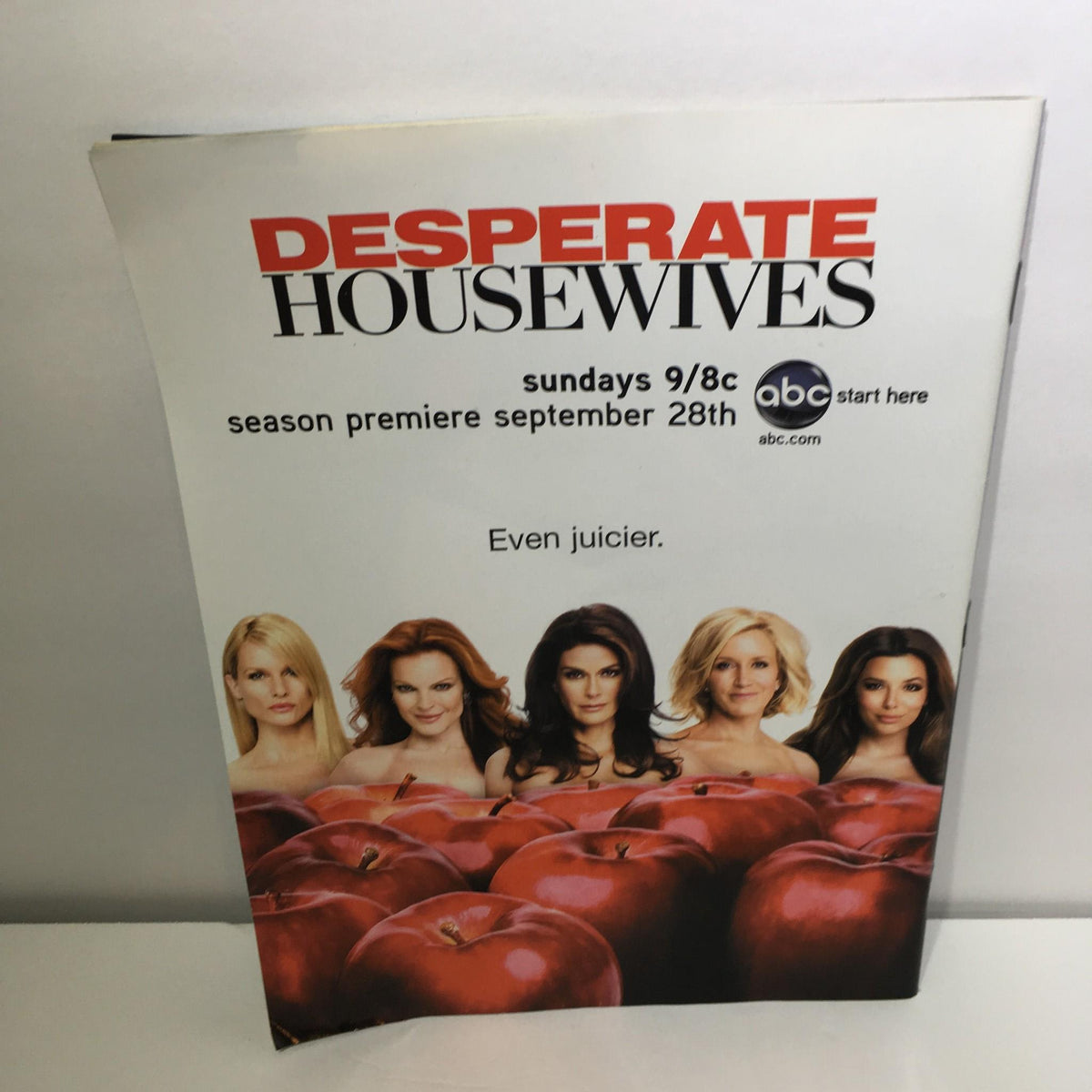 TV Guide Sept 8-14 2008 Fall Preview: Desperate Housewives promotional cover showcasing the main cast amid apples, highlighting the season premiere.