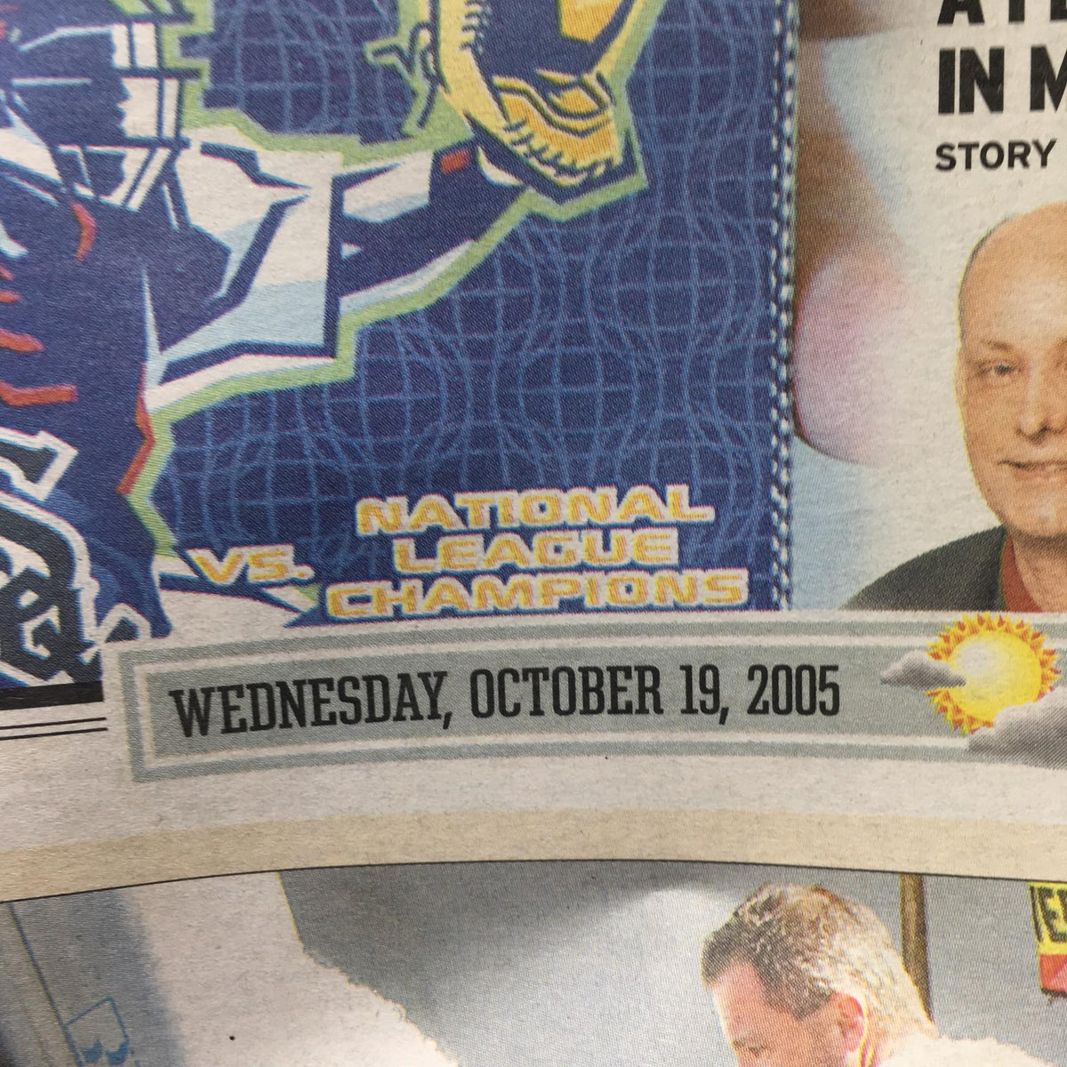 Close-up view of the Chicago Sun-Times dated October 19, 2005, highlighting the date and details of the article about Miers supporting an abortion ban.
