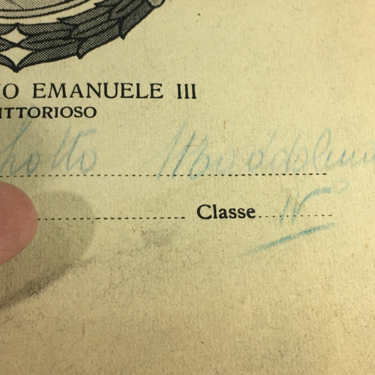 Interior page of the vintage magazine Opera Nazionale Balilla, highlighting handwritten notes along with the cover design of S. M. Vittorio Emanuele III IL Re Vittorioso.