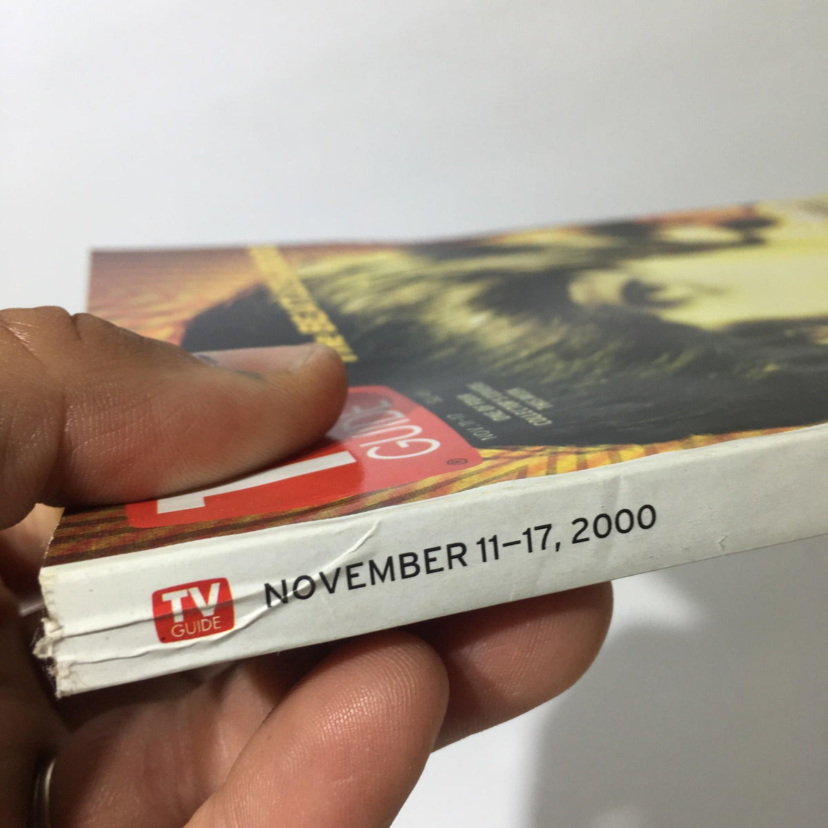 Spine view of TV Guide Nov 11-17 2000 showcasing the date and TV Guide branding.