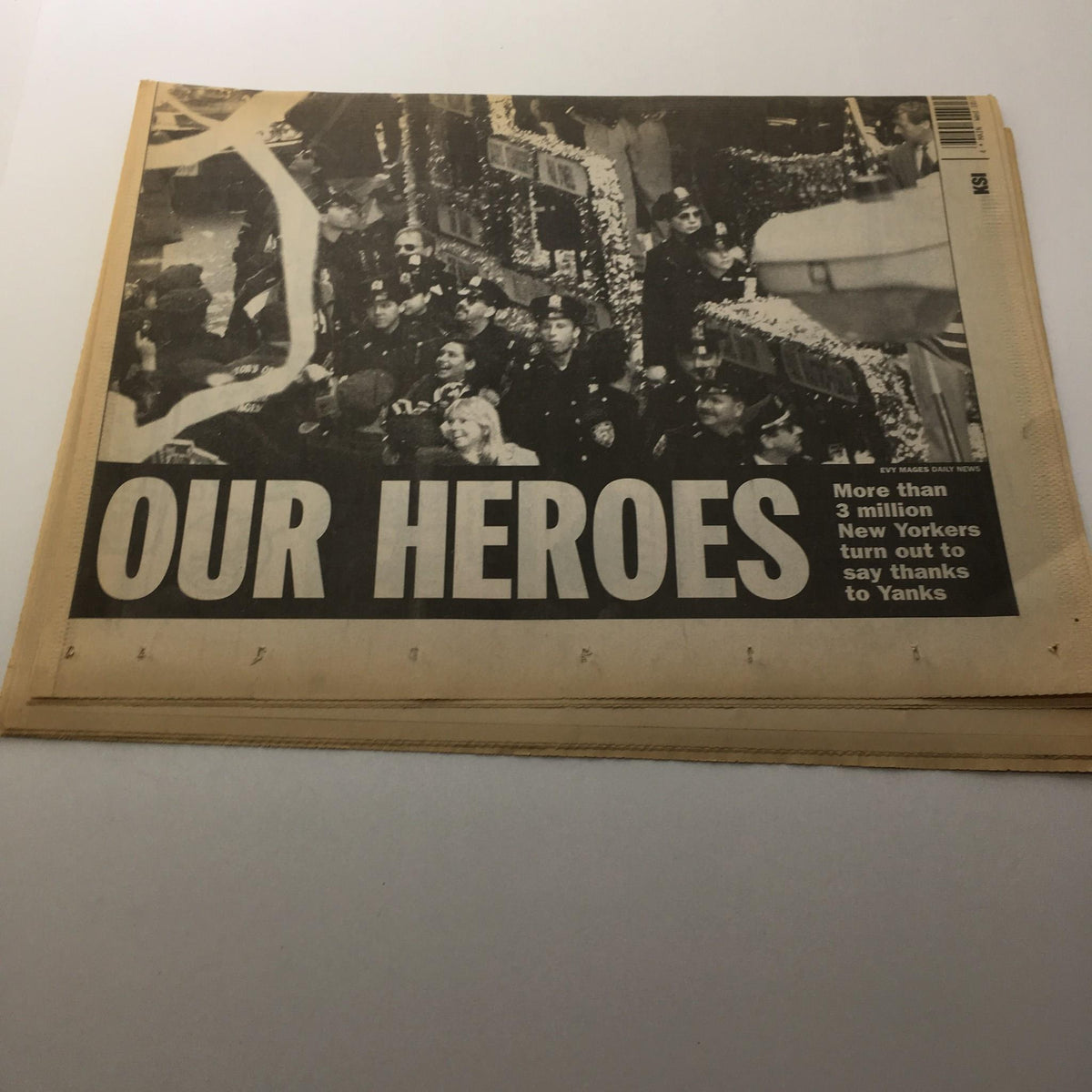 NY Daily News, Oct 30 1996, displaying a tribute titled 'OUR HEROES' acknowledging more than 3 million New Yorkers celebrating the Yankees.