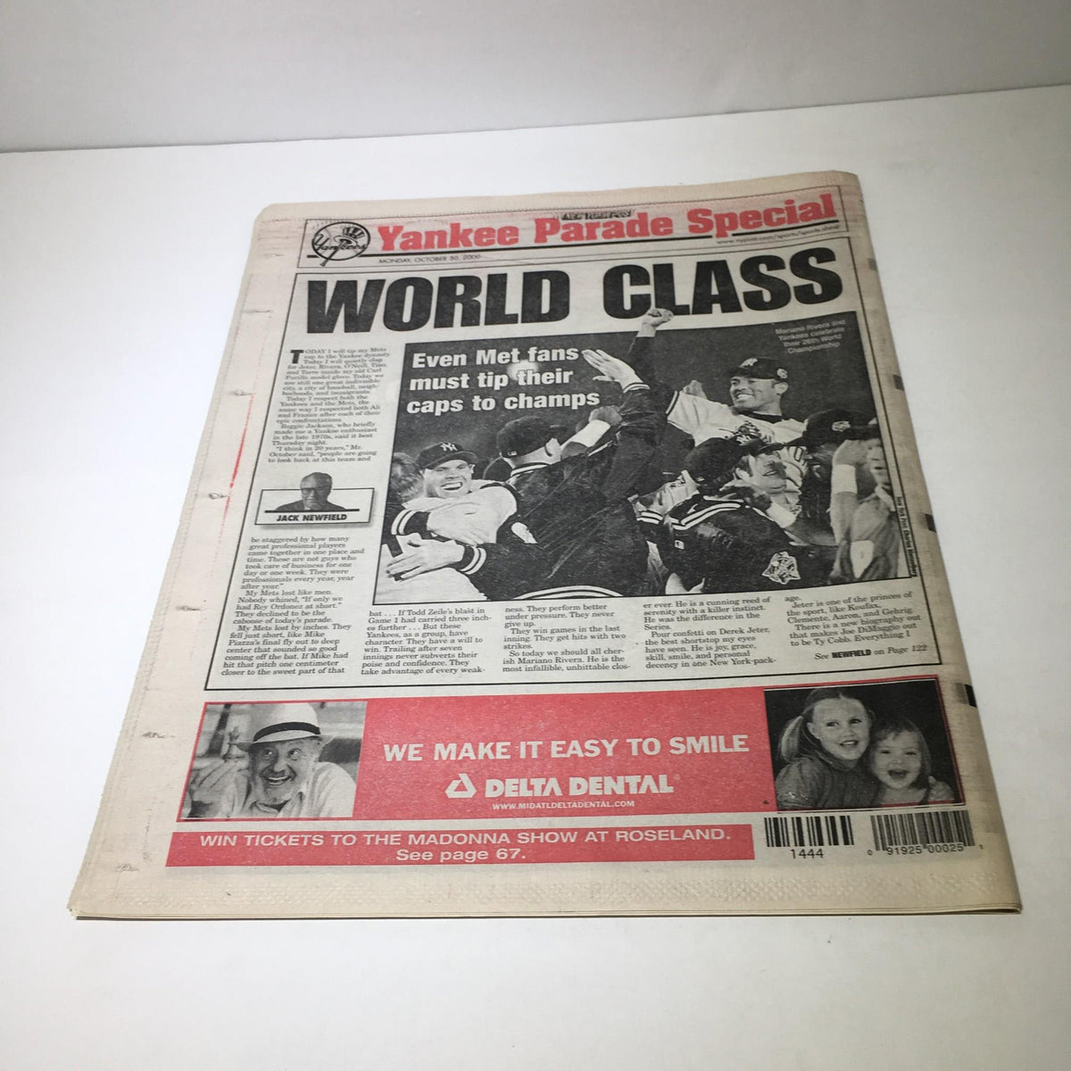 Front page of the New York Post featuring the title 'World Class' on October 30, 2000. The newspaper includes large images of a champion celebration and a side ad for an event.
