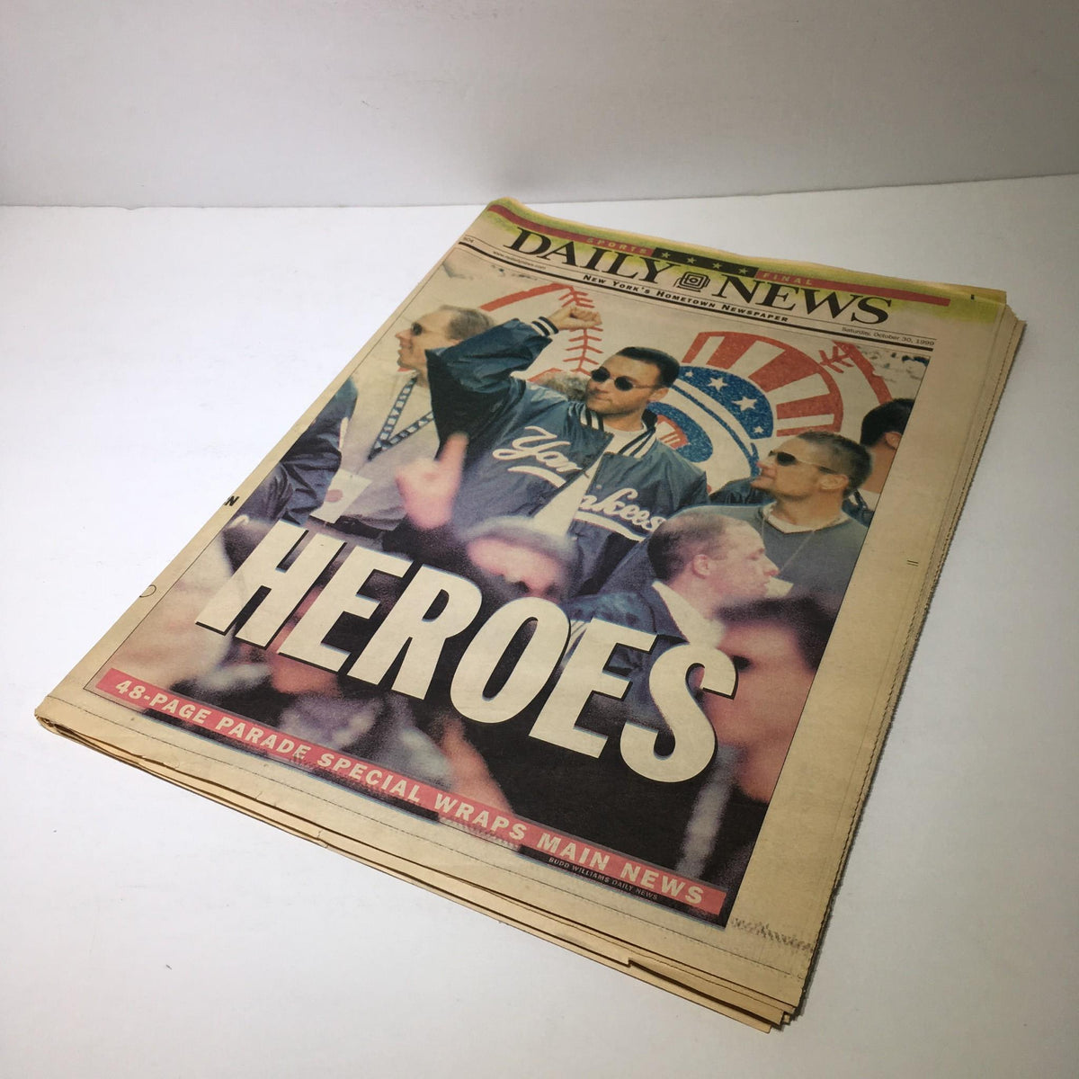 New York Daily News cover dated October 30, 1999, titled 'HEROES,' featuring a crowd of people celebrating, with text indicating a '48-PAGE PARADE SPECIAL WRAPS MAIN NEWS.'