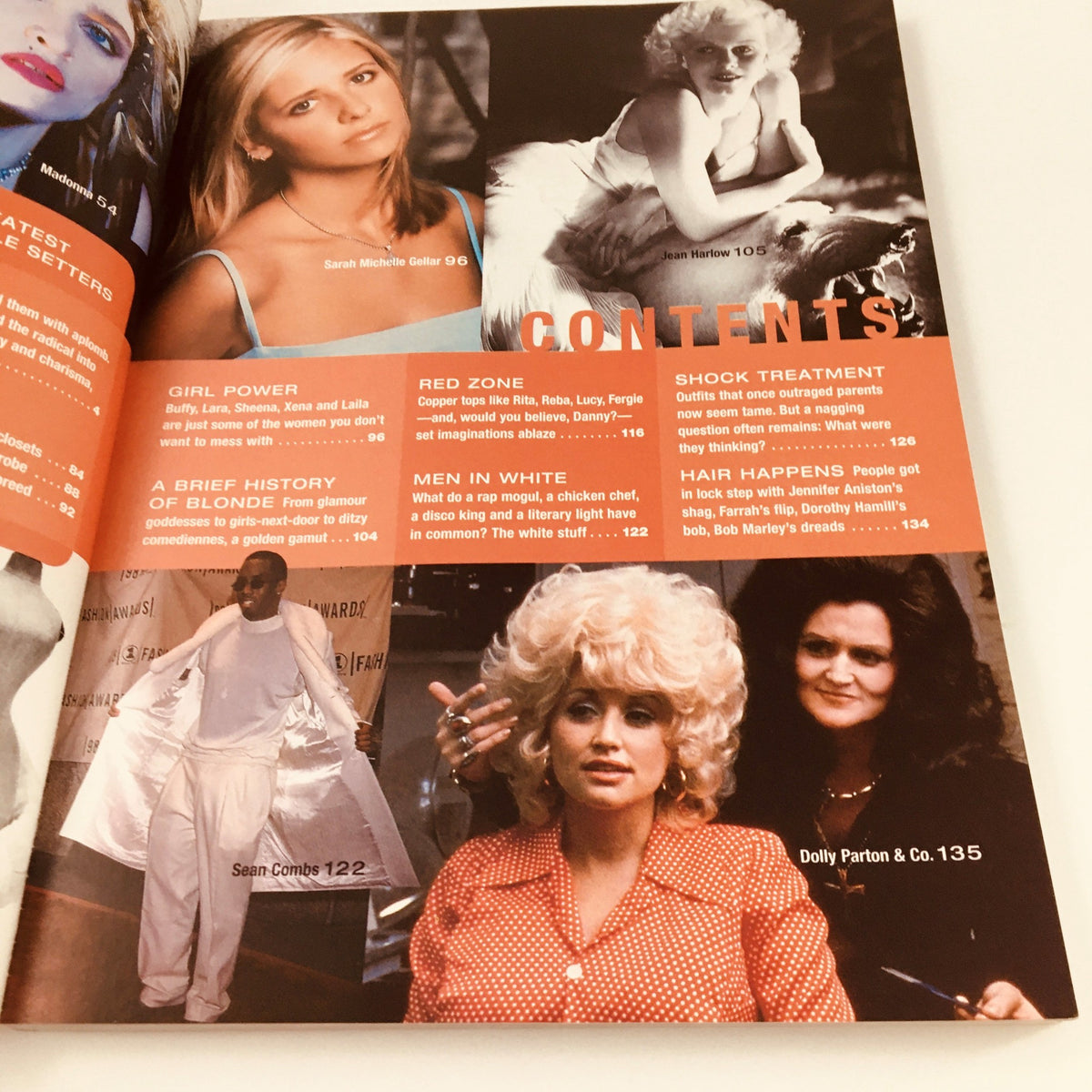 Contents page of People Weekly 2000 Collector's Edition Styles of the Stars Julia Roberts Cover, highlighting featured articles and style topics.
