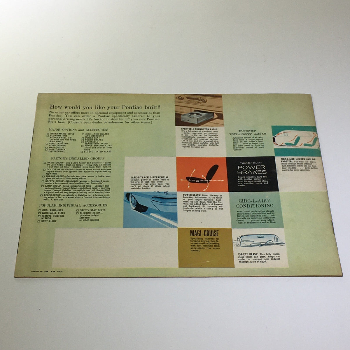 Back page of the 1960 Pontiac Fresh Point of View Catalina brochure with details on optional accessories and specifications.