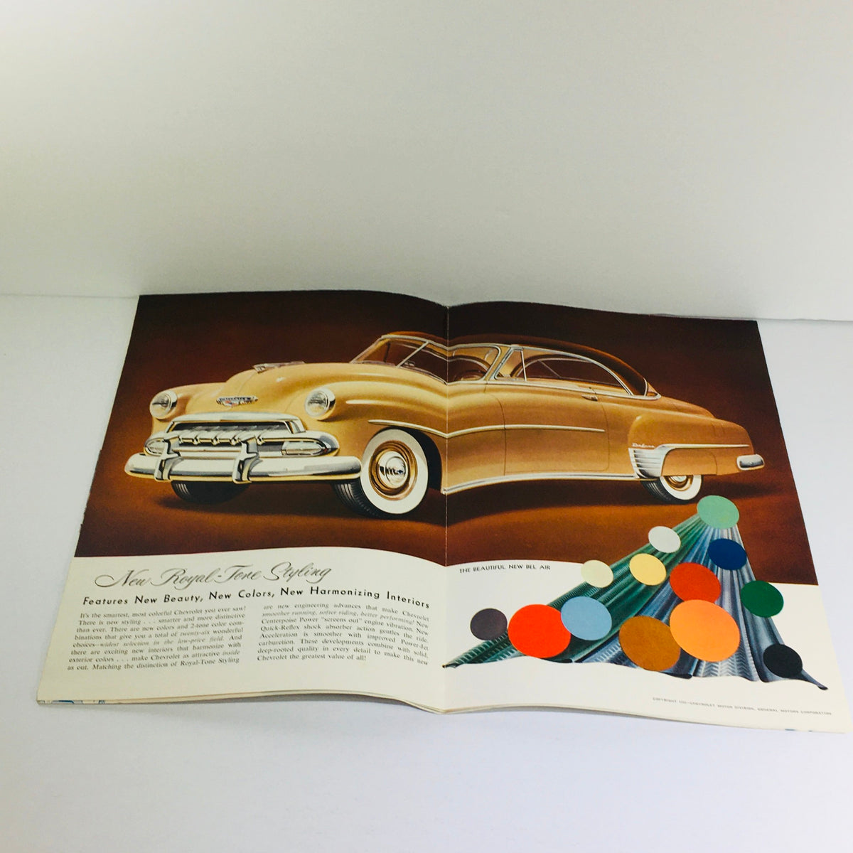 Vtg 1952 Chevrolet Bel Air fleetline full line auto car sales catalog brochure showcasing a beautiful vintage car design and color samples.