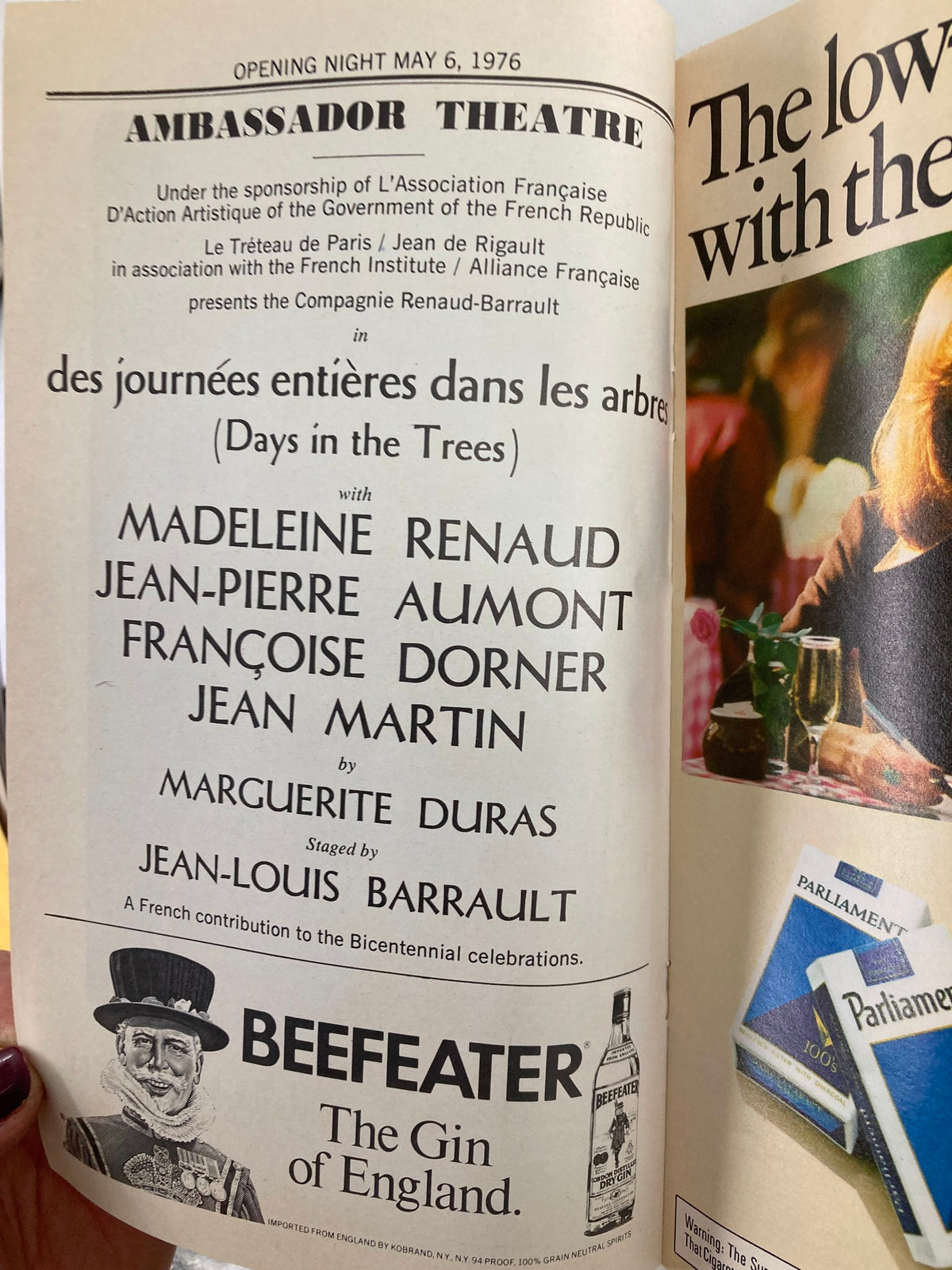 1976 Playbill from the Ambassador Theatre for the production 'Des Journees Entieres Dans Les Arbres', featuring details about the show and its cast, including renowned actors Madeleine Renaud and Jean-Pierre Aumont.