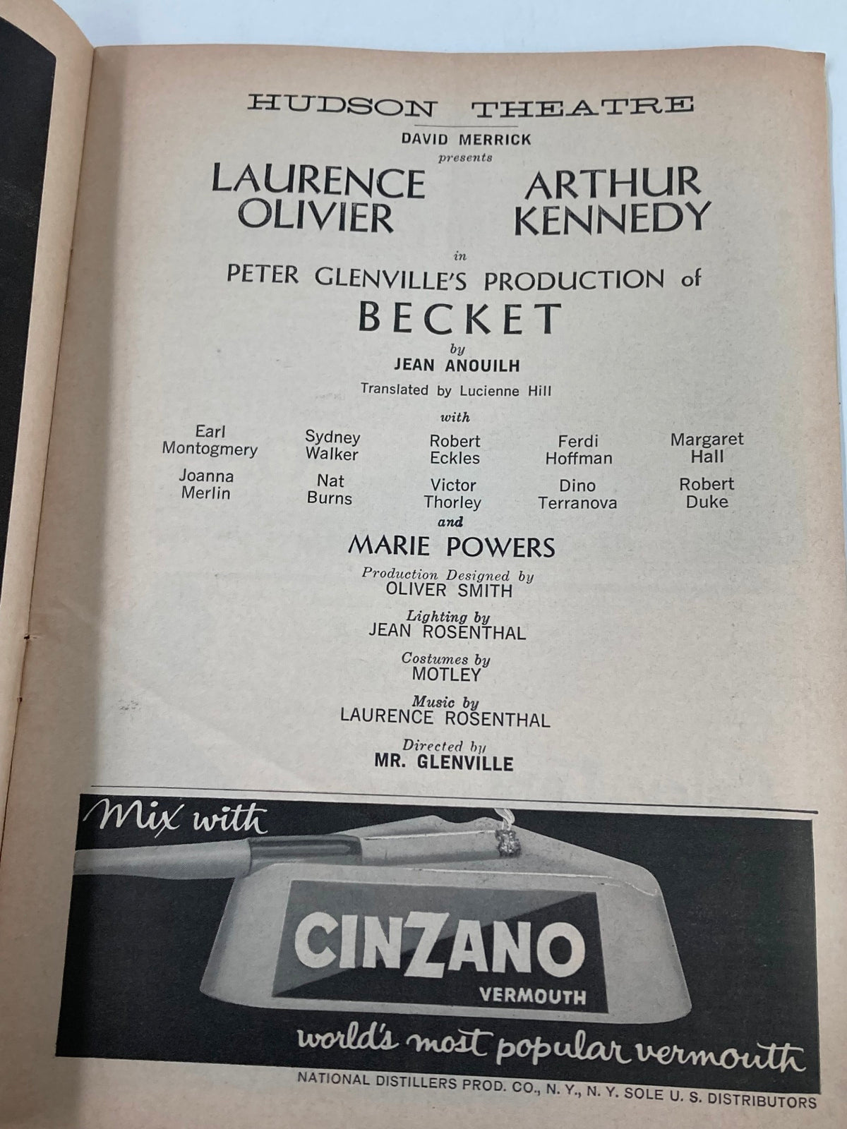 The cast page from the 1961 Playbill Hudson Theatre for Becket, featuring Laurence Olivier and Arthur Kennedy along with production details and credits for the acclaimed play.