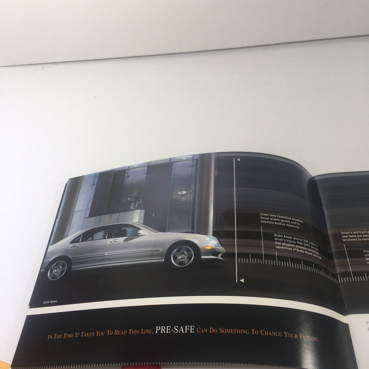 Interior page of the 2006 Mercedes-Benz Soul S-500 Sedan brochure highlighting the car's features and safety technology.