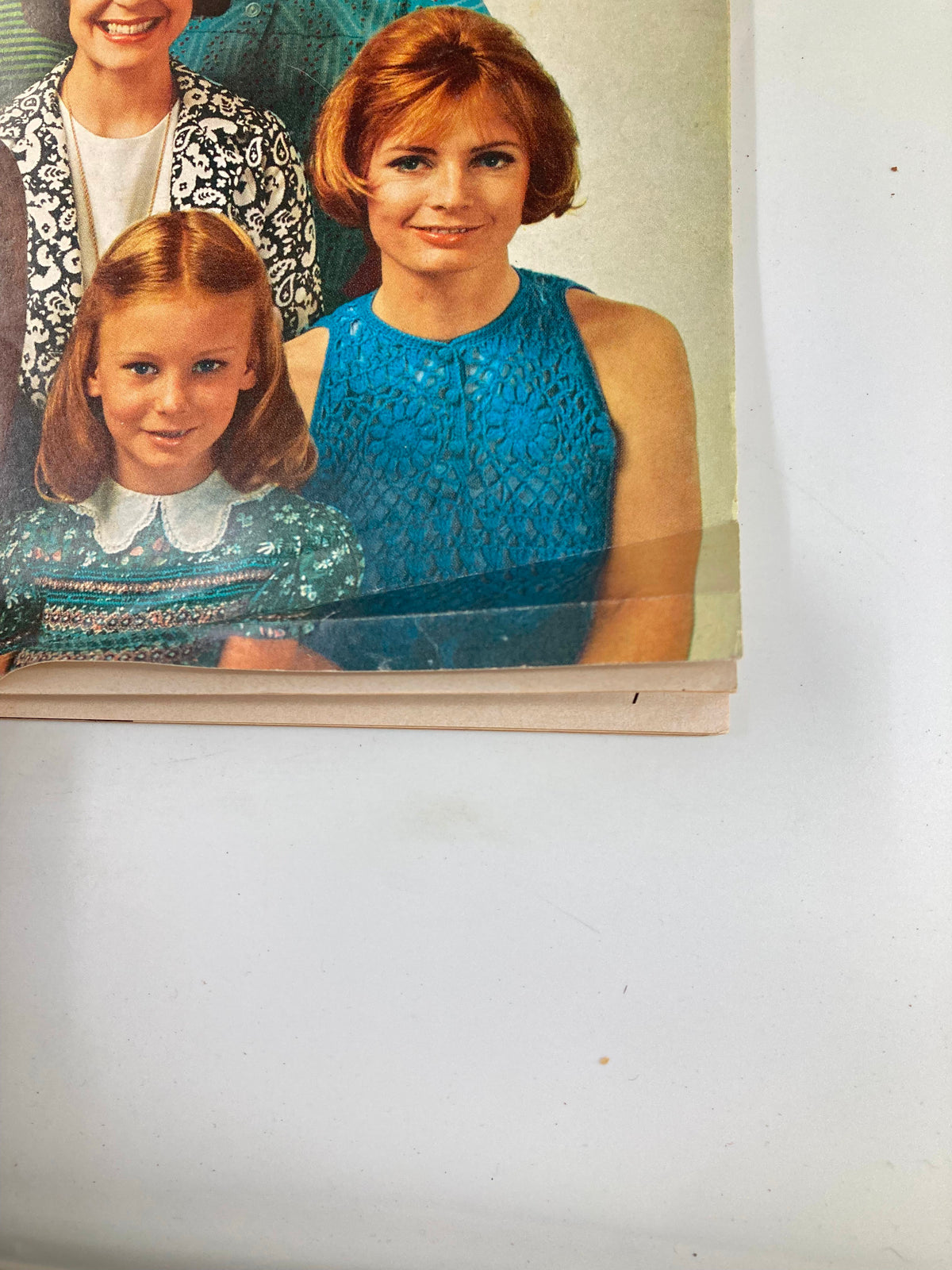 VTG Family Circle Magazine August 1968 featuring a group portrait with a woman in a blue top and a girl in a green dress, showcasing beauty themes across ages.