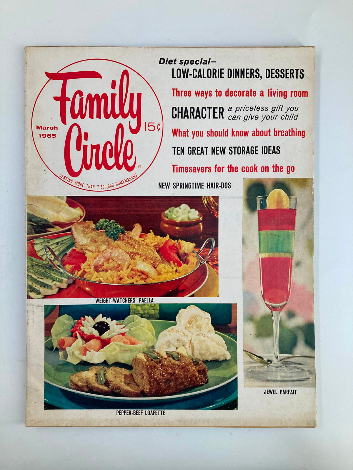 Cover of the VTG Family Circle Magazine March 1965, featuring low-calorie dinners and desserts, showcasing meals like Weight-Watchers' paella and Pepper-Beef Loafette along with a Jewel Parfait dessert.