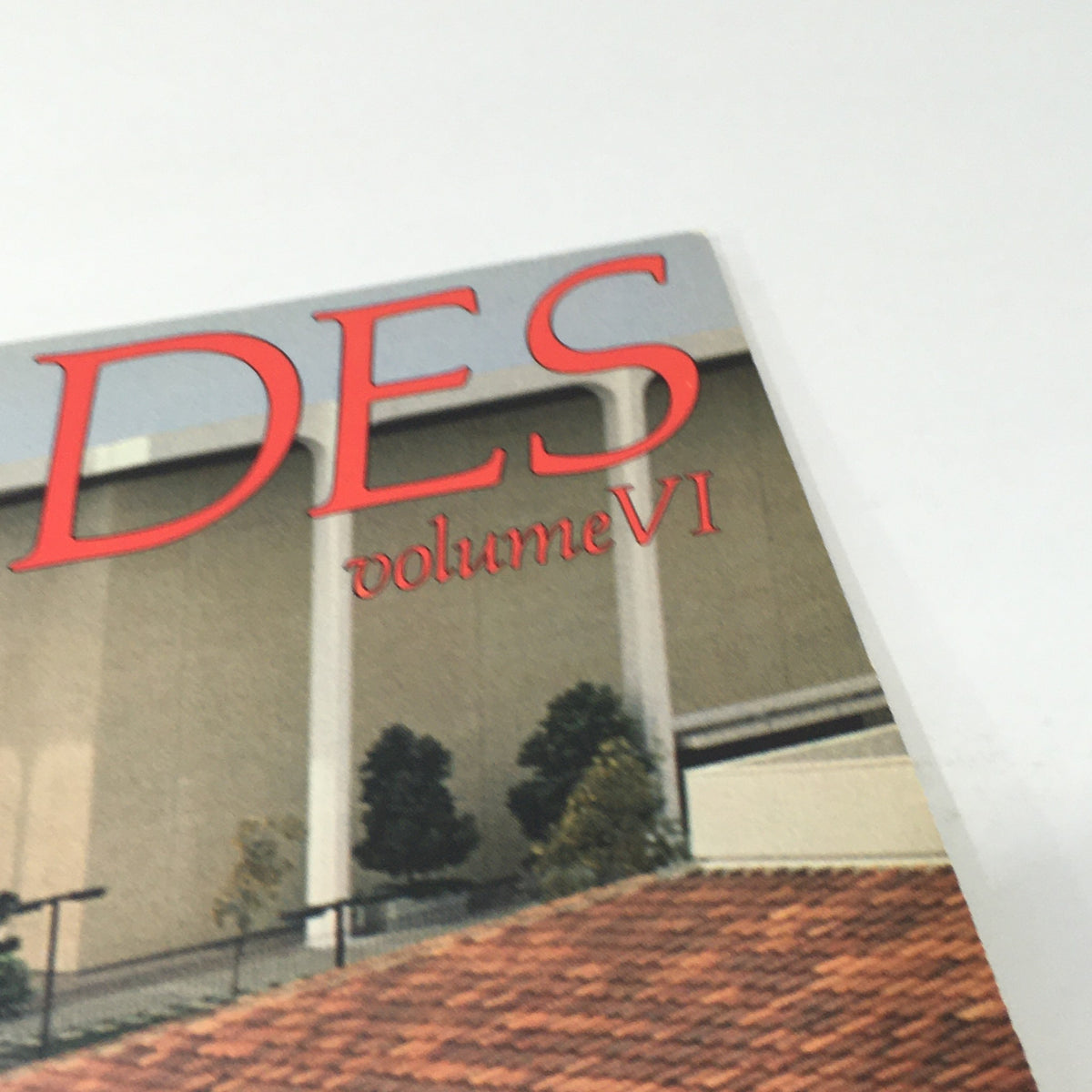Cover of the 1982 Mercedes-Benz Volume VI Dealership Car Auto Brochure Catalog featuring the text 'DES volume VI'.