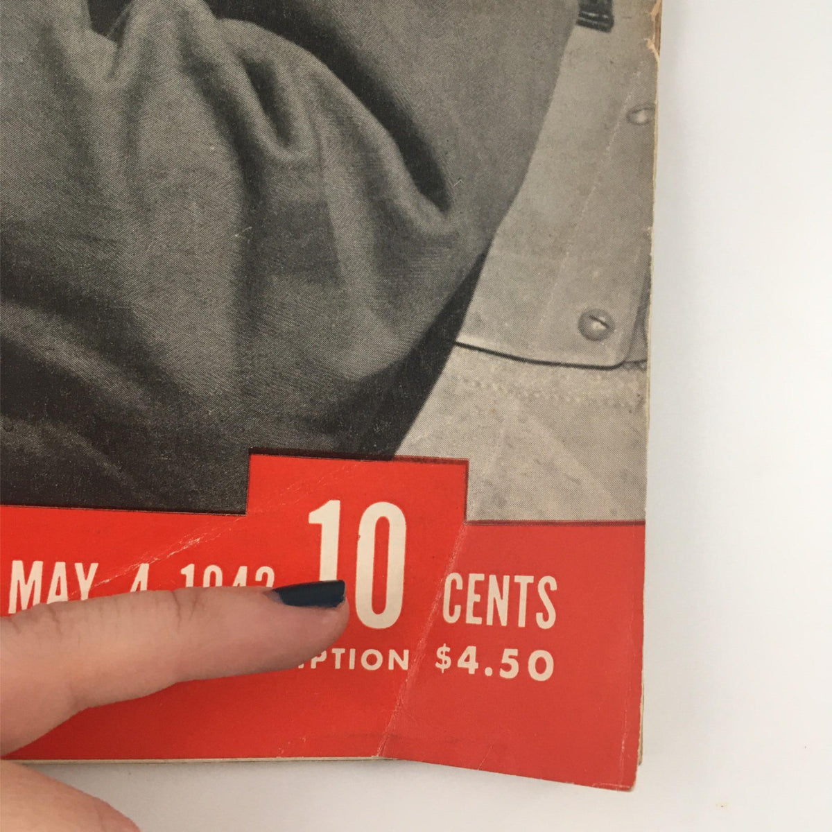 Close-up of the May 4, 1942 edition of VTG Life Magazine, highlighting the 10 cents price and subscription details.