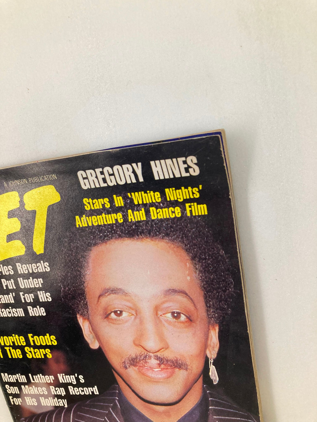 Cover of VTG Jet Magazine December 9 1985 Vol 69 #13 featuring Gregory Hines, highlighting his role in 'White Nights' and other articles about stars, in good condition with minor wear.
