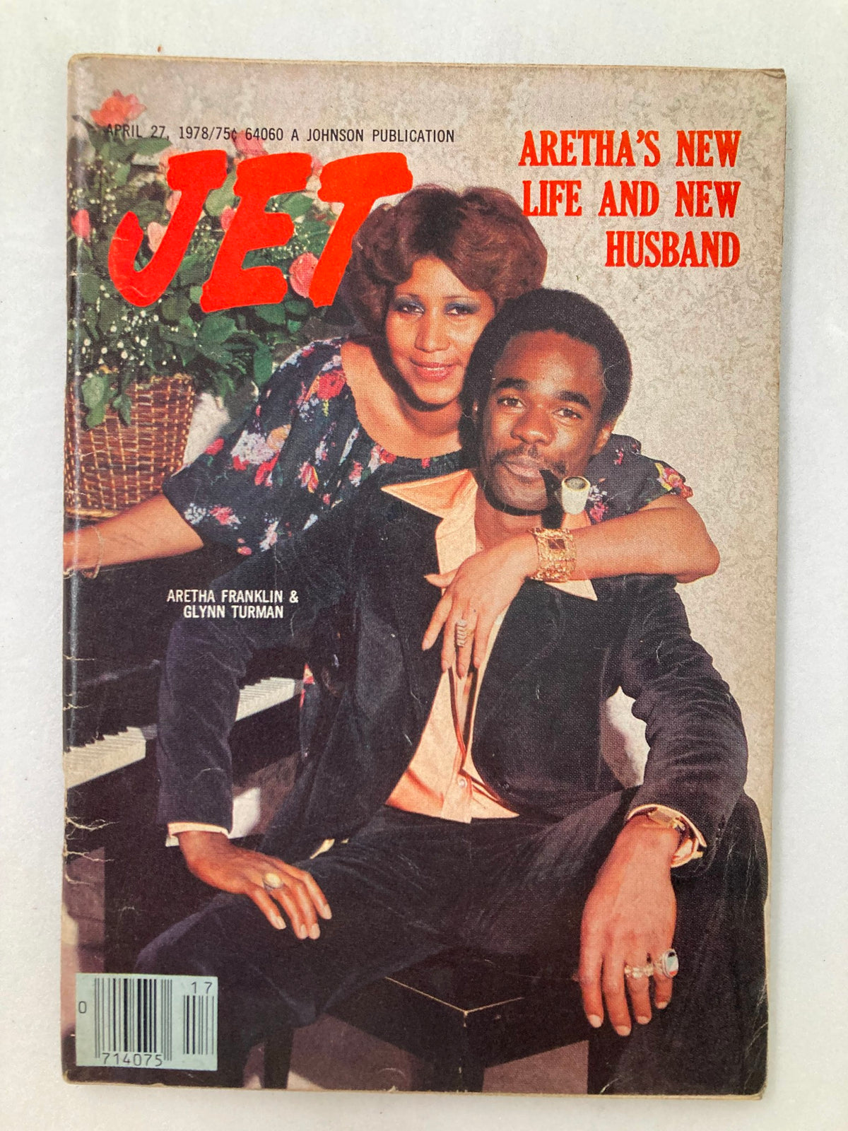 Cover of VTG Jet Magazine from April 27, 1978, featuring Aretha Franklin and Glynn Turman, highlighting the theme 'Aretha's New Life and New Husband.'