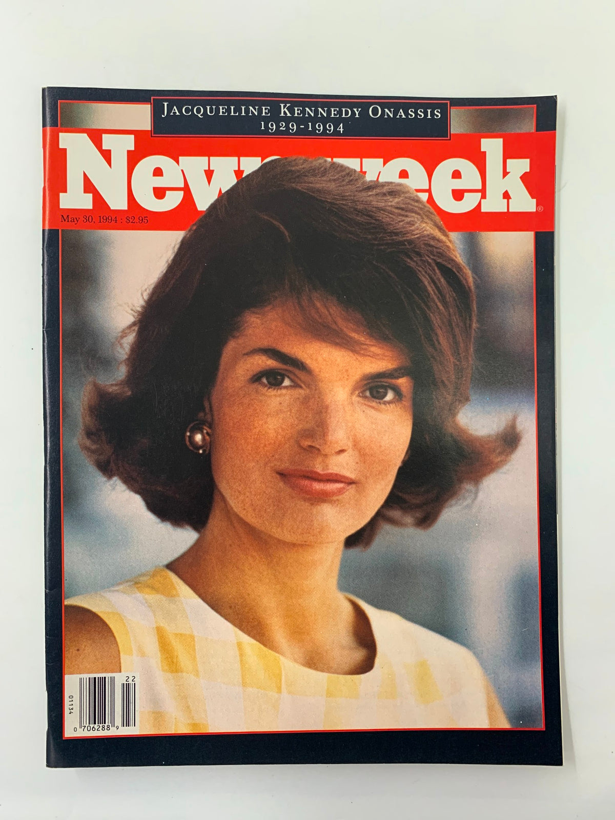 Cover of Newsweek Magazine dated May 30, 1994, featuring Jacqueline Kennedy Onassis, highlighting her life from 1929 to 1994.
