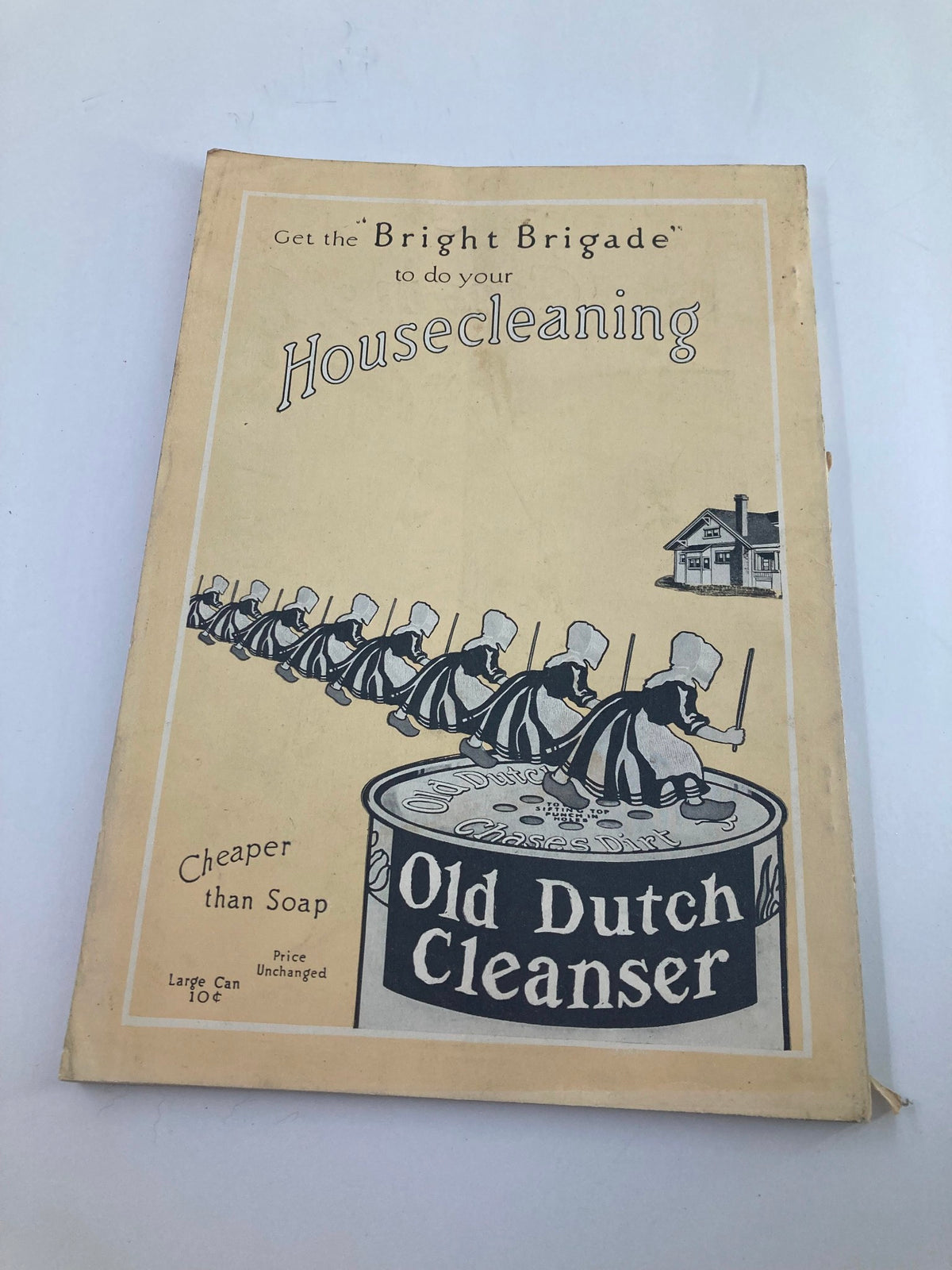 Cover of the vintage National Geographic Magazine from September 1918 titled 'The War and Ocean' featuring an illustration of soldiers and a promotional ad for Old Dutch Cleanser, highlighting the themes of warfare and marine exploration.