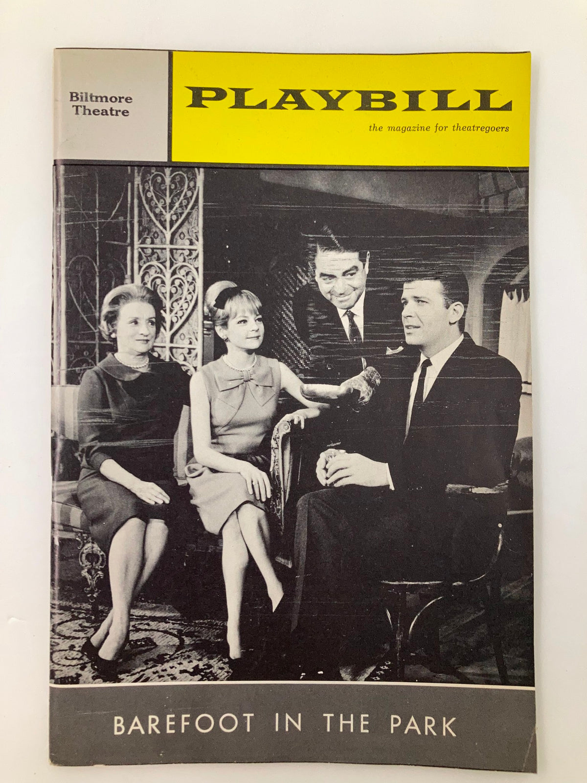1964 Playbill for Barefoot in the Park at Biltmore Theatre featuring Robert Reed and cast.