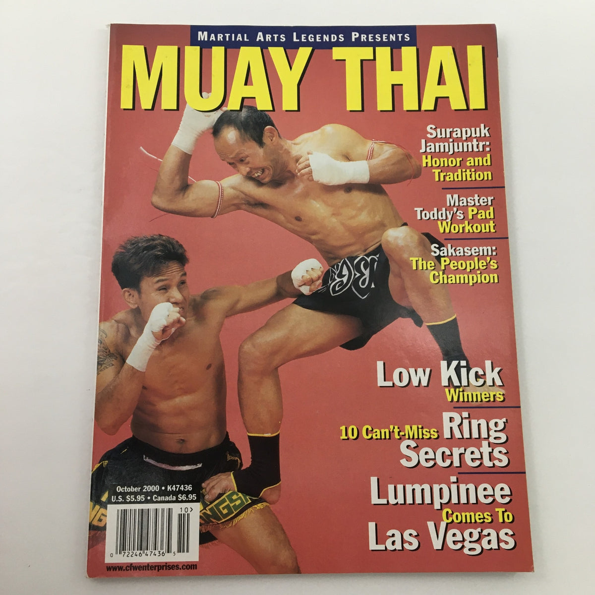 Martial Arts Legends Muay Thai October 2000 cover featuring Surapuk Jamjuntr in action, highlighting the importance of tradition with dynamic images of fighters and details about secrets of the sport.