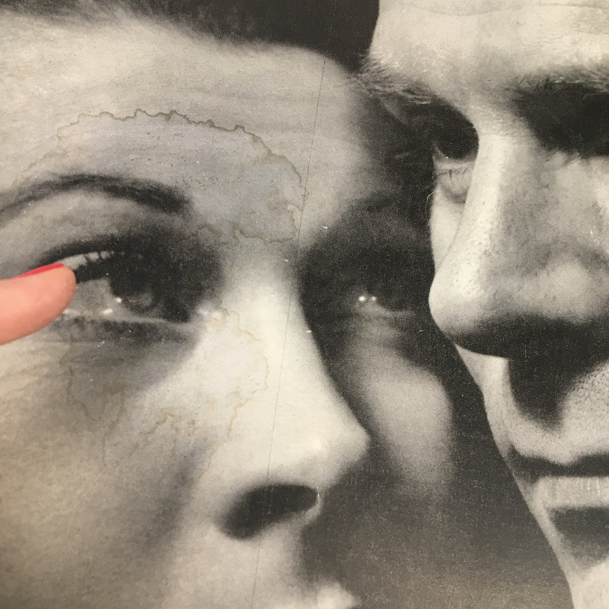 Detailed image of the VTG Life Magazine cover from December 17, 1951, showing visible wear and marks, with a focus on the faces of Vivien Leigh and Laurence Olivier.