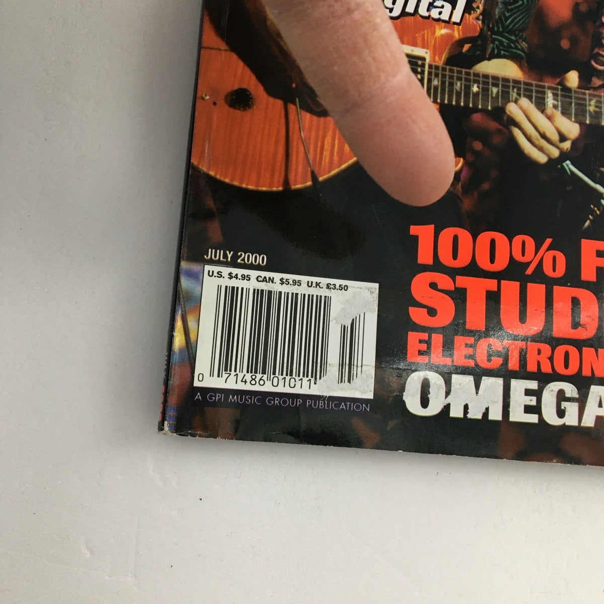 Close-up image of the barcode and publication details on the back cover of Keyboard Magazine July 2000.