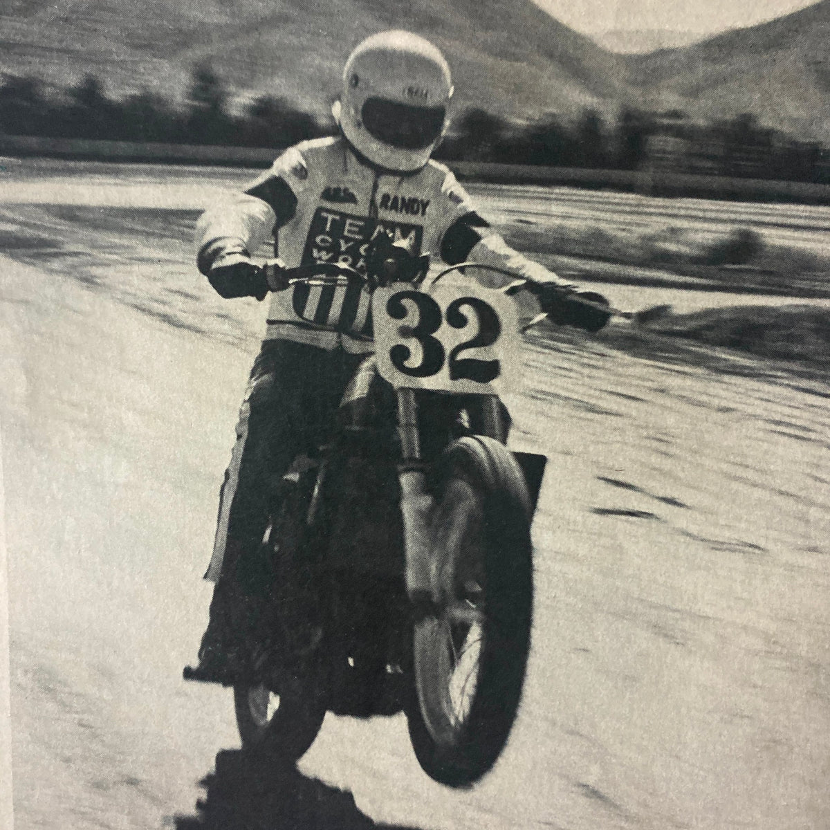 Cycle World Magaine January 1976 Champion/Yamaha TZ750 Miler No Label